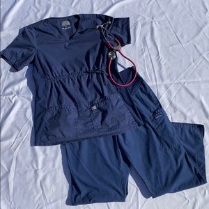 Cherokee Workwear Maternity scrubs